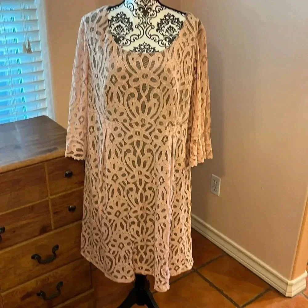 Chris McLaughlin size 20 W pink and brown dress  Pit to pit 27”